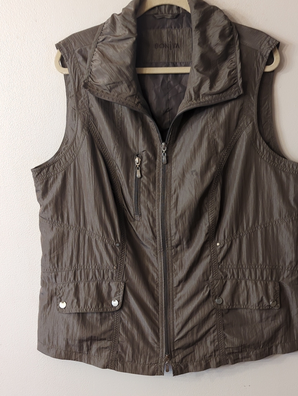 Bonita Women's Brown Lightweight Zip-Front Vest - Picture 2 of 8